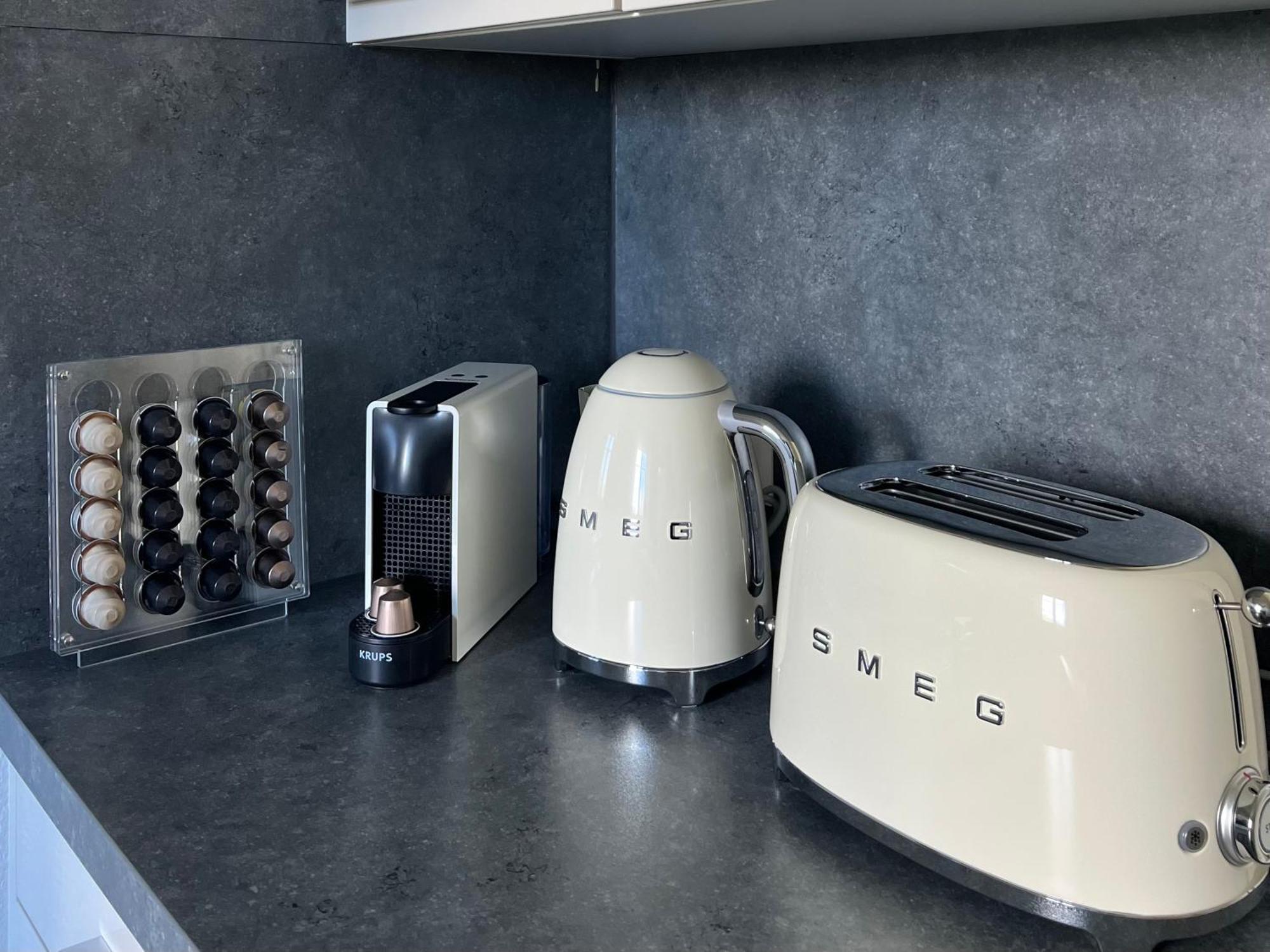 Montreux Riviera Suite Waterfront 3 Bedrooms Private Parking 외부 사진